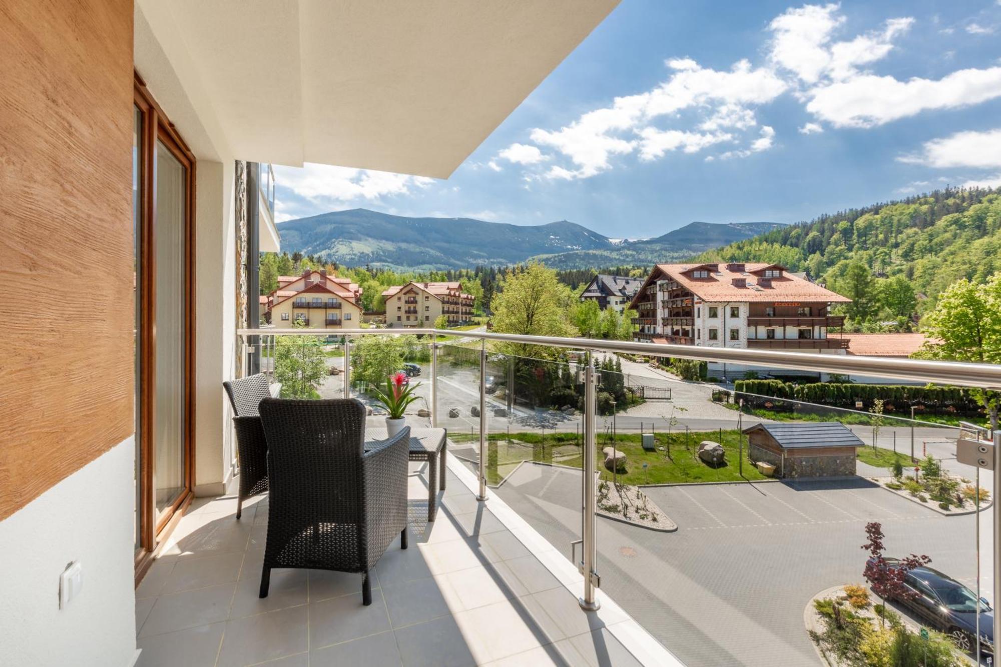 Apartamenty Bluesky: Mountain View Retreat in Karpacz Room photo